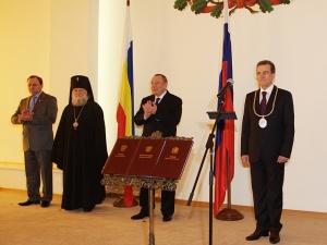 Губернатор поздравил мэра Ростова со вступлением в должность