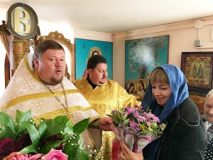 Ростовский храм Петра и Февронии поздравил педагогов воскресной школы